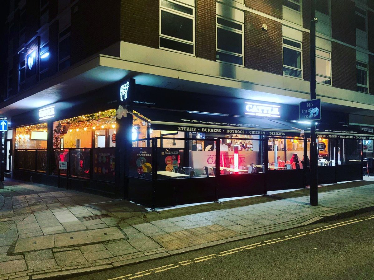 VisitSoton's tweet photo. Cattle Steakhouse &amp; Lounge is open Monday to Friday 5pm - 12am and Saturday to Sunday 12pm - 12am for outdoor food and drinks. Enjoy the finest steaks, loaded burgers, delicious drinks and much more - book your table here 👉https://t.co/SNrRQ0kfkG #OurSouthampton @Cattle_Steaks https://t.co/RQYcwMw4iY