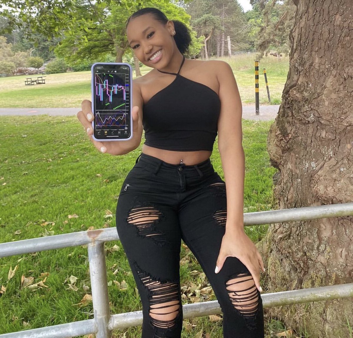 lisa crytocurrency tweet media