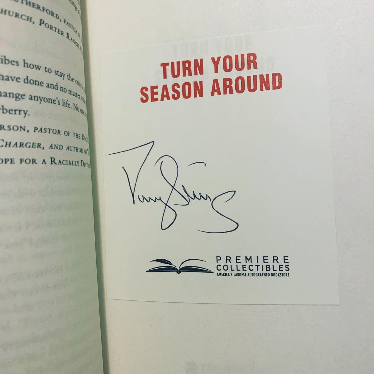 Evanmalamud96's tweet photo. Thanks #DarrylStrawberry for the autographed copy of your new book, just started reading it today! #nyyankees #nymets #ladodgers #sfgiants #author @StrawMinistries #baseball #legend #goodguy https://t.co/7H4uN6pIlH