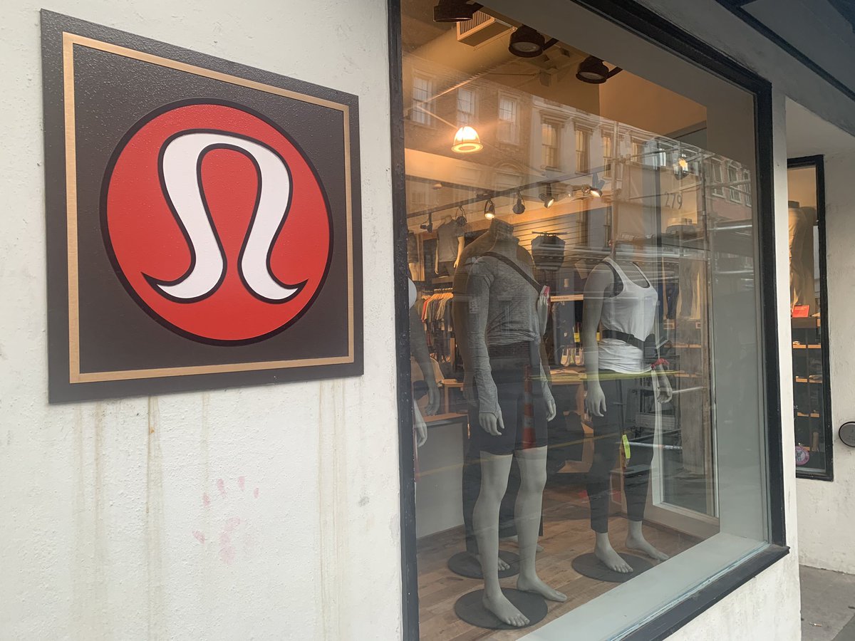 SG_SSyearbooks's tweet image. Good news @chasingscratch0 Team GetRyan! If you forgot your LL gear, there’s one on King Street! #LoanDocs #SellAChild