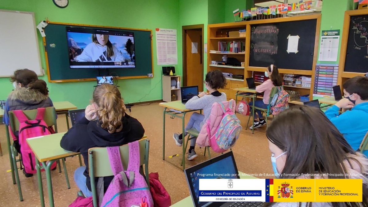 cravillayon's tweet photo. 💻En el día de ayer comenzaban los primeros talleres con el alumnado sobre competencias digitales y uso de las herramientas #Microsoft365 #Office365 con @WeTeachRobotics 

Seguimos conociendo mejor nuestros entornos de trabajo y mejorando nuestra competencia digital. https://t.co/Raz00pMYE3