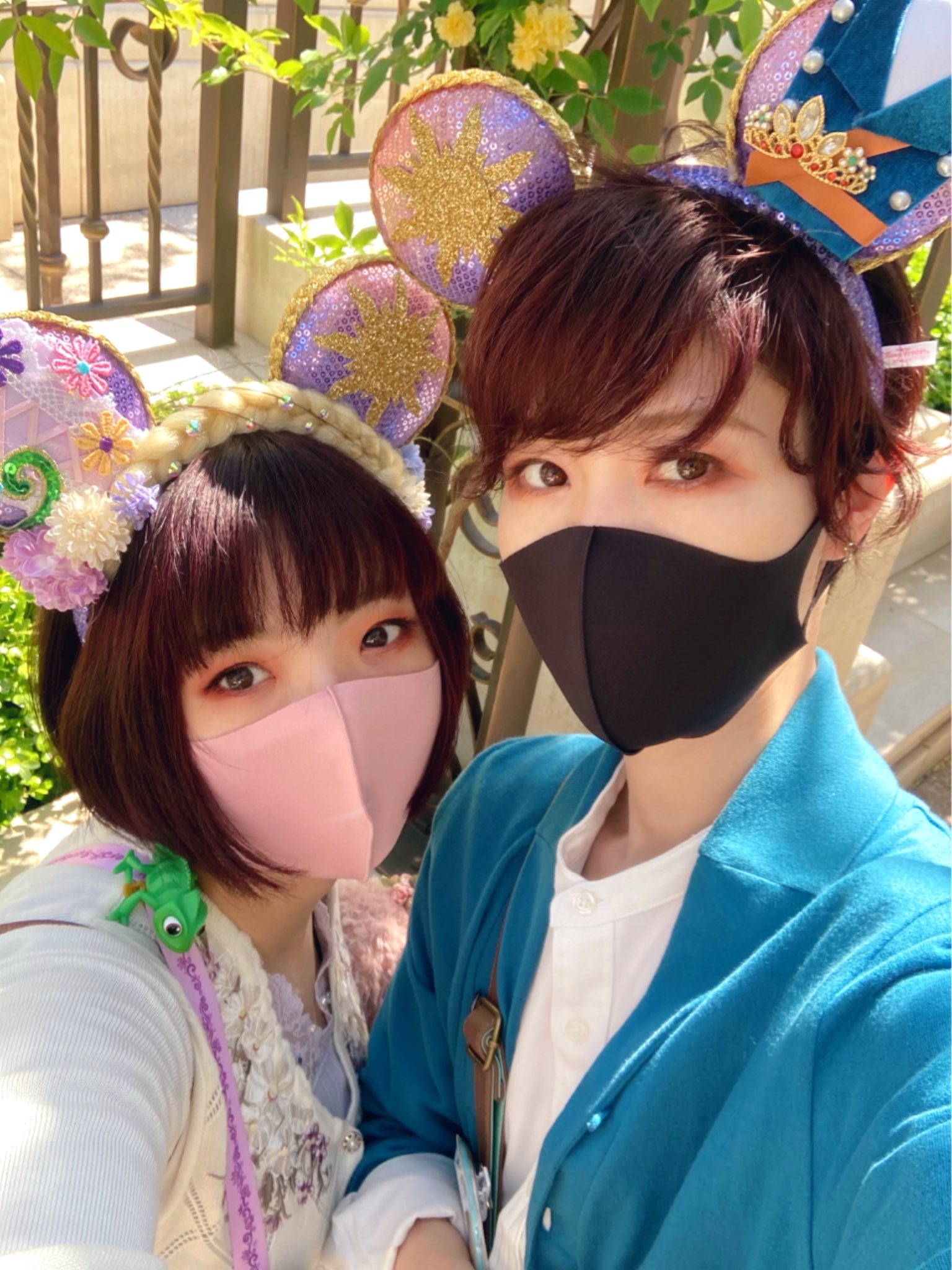リョウ ディズニーで結婚式を挙げて4年目になりました 相変わらず仲良くケンカしてます 記念日インが楽しみすぎな奥さんからバウンドコーデと浮かれたカチューシャが支給されました 明日も春の夢に浸ってきます T Co Vfueahwxju Twitter