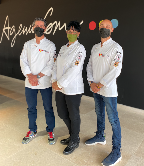 PalmaSummit's tweet photo. La Selección Espa��ola de Cocina de Competición estará  al frente del ‘Showcooking Area’ de Palma Summit 21.Un honor poder contar con 'la roja' de la cocina española en la cumbre internacional de turismo sostenible y gastronomía.Más info👇 
 https://t.co/CV5mvIfY4S  #palmasummit https://t.co/tFg2Btq4Kc