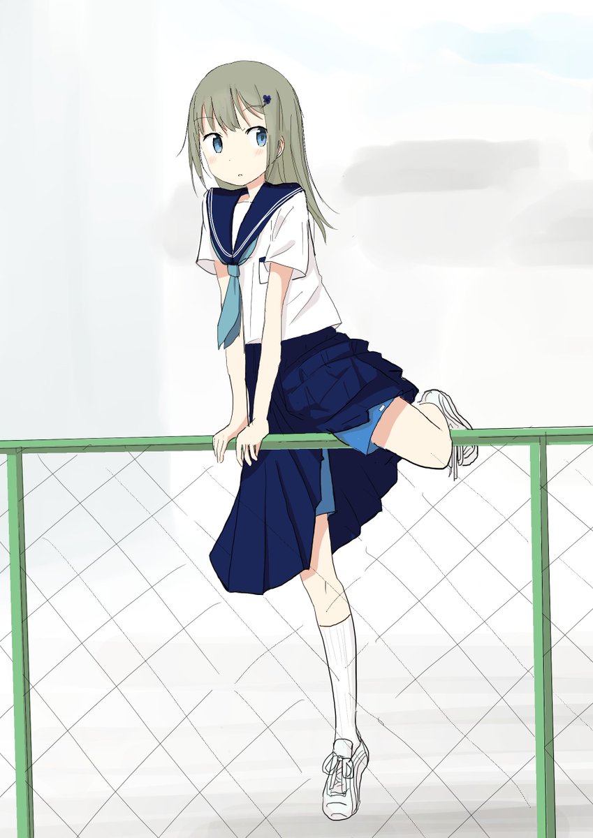 #ド直球に言いますが制服スカートの下に …