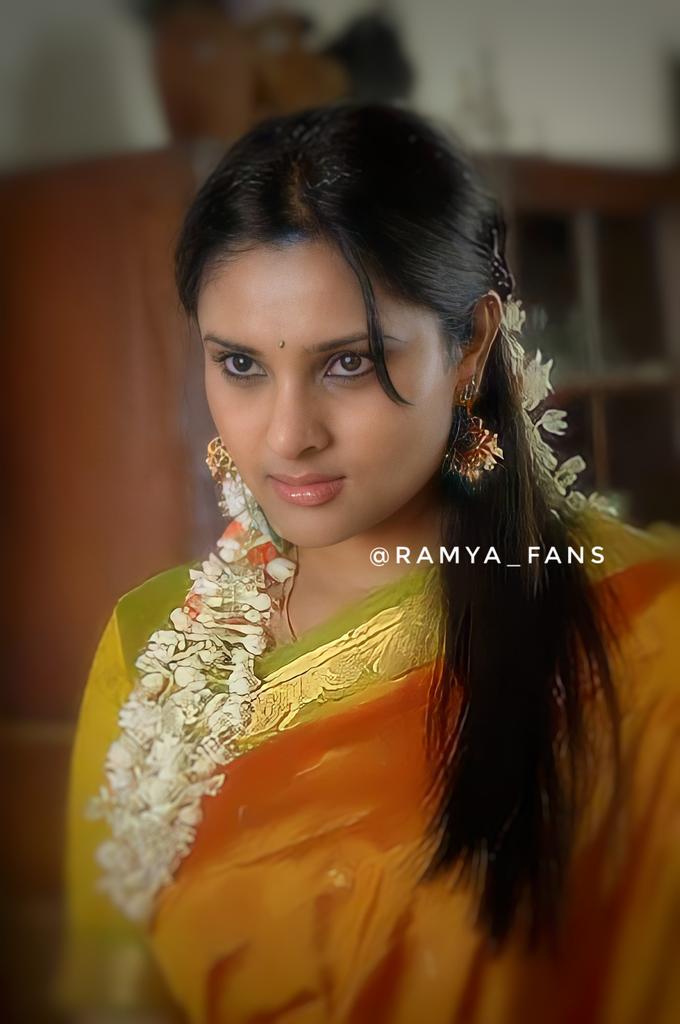 fans_ramya's tweet photo. ಸ್ಯಾಂಡಲ್ ವುಡ್ ಕ್ವೀನ್ ರಮ್ಯಾ 
@divyaspandana
 #Sandalwoodqueen #sandalwoodpadmavati #sandalwoodqueenramya  #kannadthi #nimmaramya 
 #divyaspandana #padmavati #luckystar_ramya  #mohakataareramya #goldengirl_ramya #ramya #ramya_fans https://t.co/mPn3cbLoS0