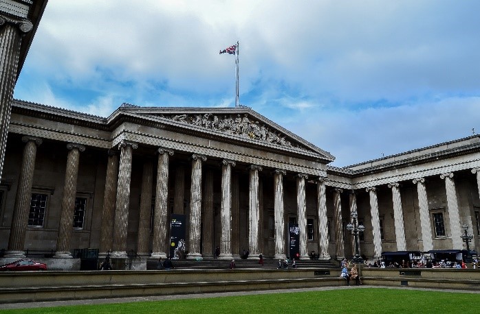 What is PAS? The PAS is a  @DCMS funded project to encourage the voluntary recording of archaeological finds found by members of the public in England and Wales. It is run by  @britishmuseum in England and  @AmgueddfaCymru for Wales. 3/8