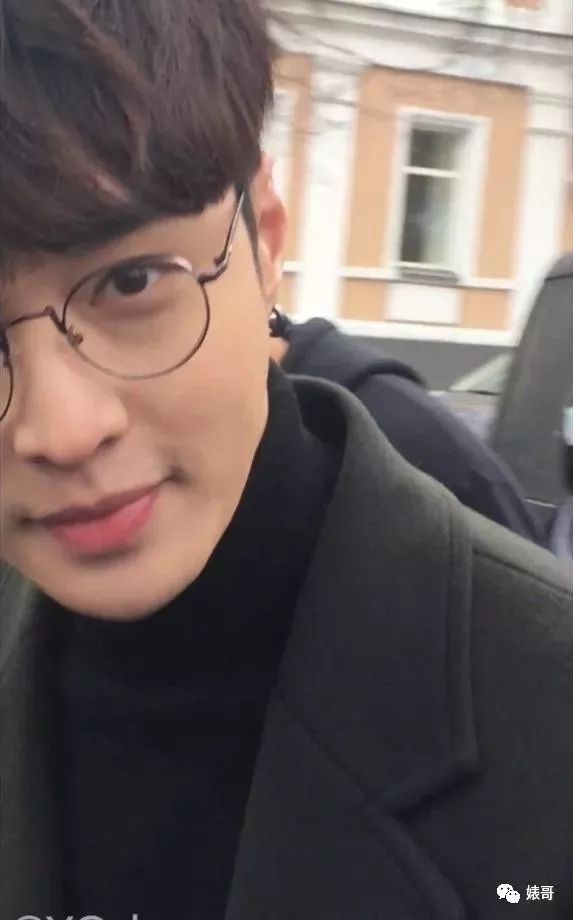 when the quality is bad but you're zhang yixing, a thread;