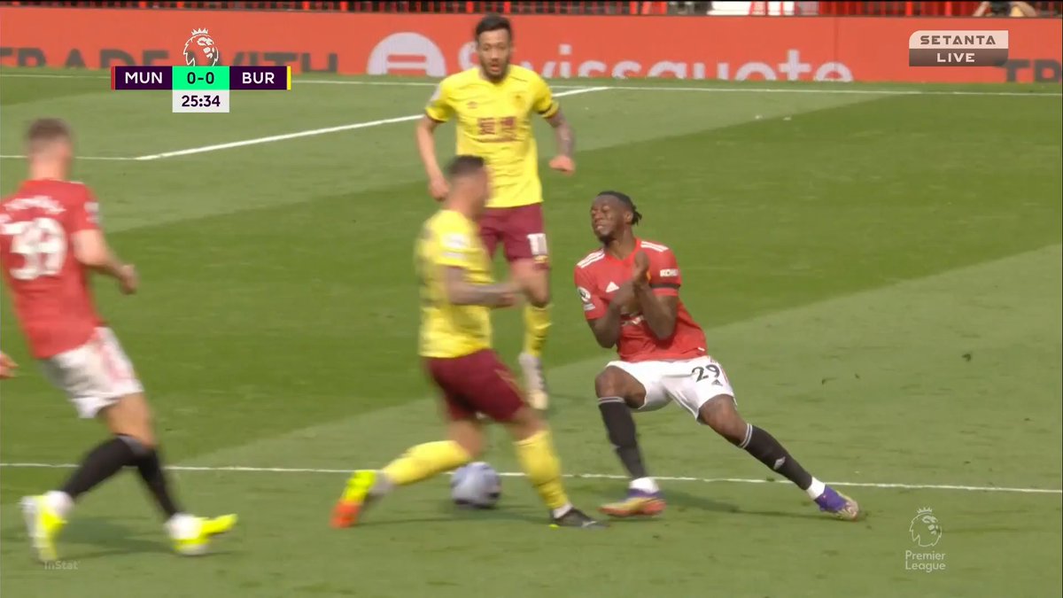 Just after this, AWB accidentally challenges and fouls but the Burnley player goes flying off the pitch and Burnley plays are up in arms about it with Dyche leading the protests.Moss obliges and gives AWB a yellow card.