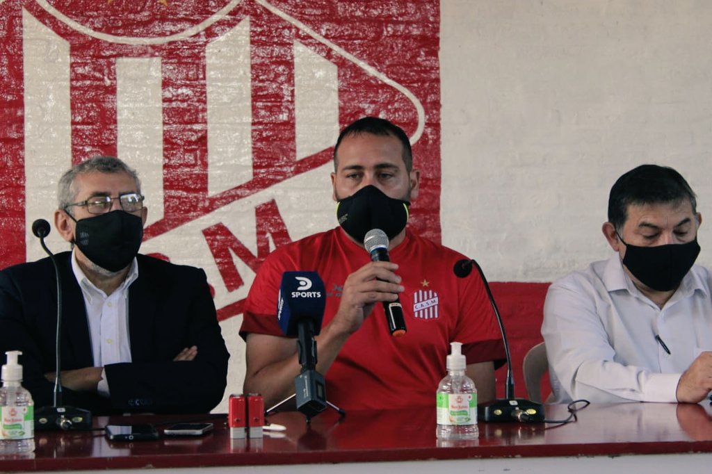 CASMOficial's tweet photo. 🔴⚪#PrimeraNacional

Luego de la conferencia de prensa, De Muner dirigirá la práctica del plantel, pensando en el duelo ante Almirante Brown

⚽#VamosCiudadela https://t.co/U87kXaxi0C