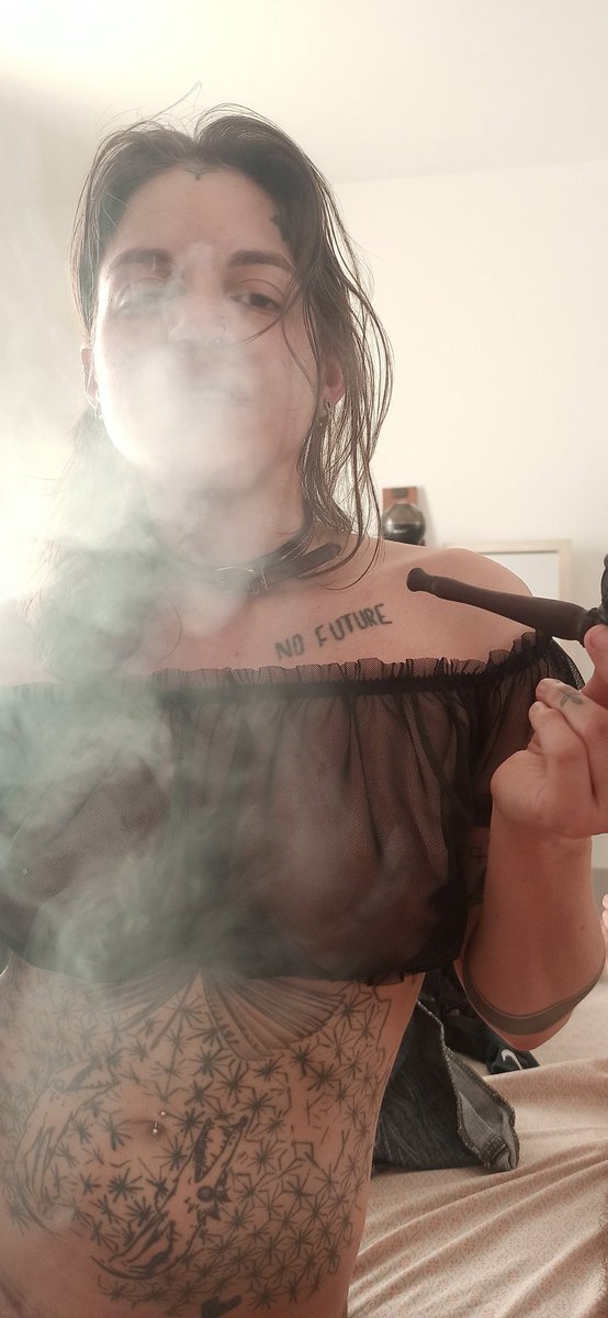 Kappa_disclosed's tweet photo. A day late because of connection issues, I hope you had a suave 420, lovelies ✨🍃💨 #420AllDay #420day #blazeit #tattooed #inked #vibing #tattooedmodel https://t.co/83YC3rRLRo