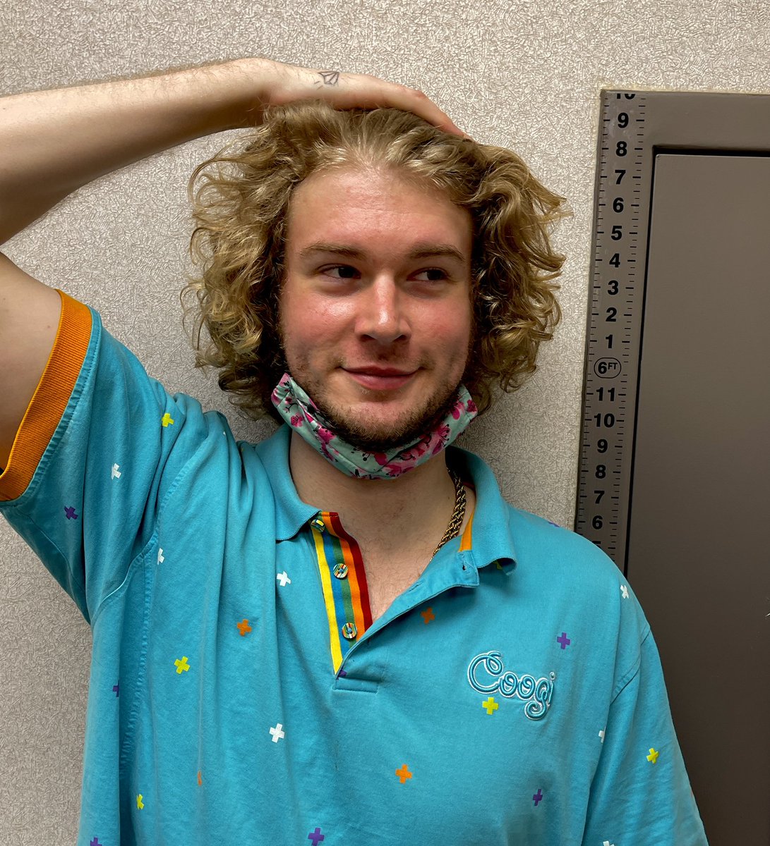 yunggravy's tweet photo. today I got off probation, got vaccinated, boutta do my first show in 15 months (Covid-friendly), Derek Chauvin is locked up, and found out I’m an inch taller 👏 love y’all https://t.co/xricqw91aD