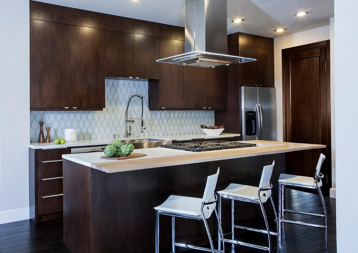 AllisonJaffeID's tweet image. Countertop mixing is one way to add your unique personality to your kitchen redesign. This wood overhang added some eye-catching contrast to the all-quartz countertops. 

While countertop mixing isn’t for the faint of heart, it’s an instant luxury upgrade for any space.