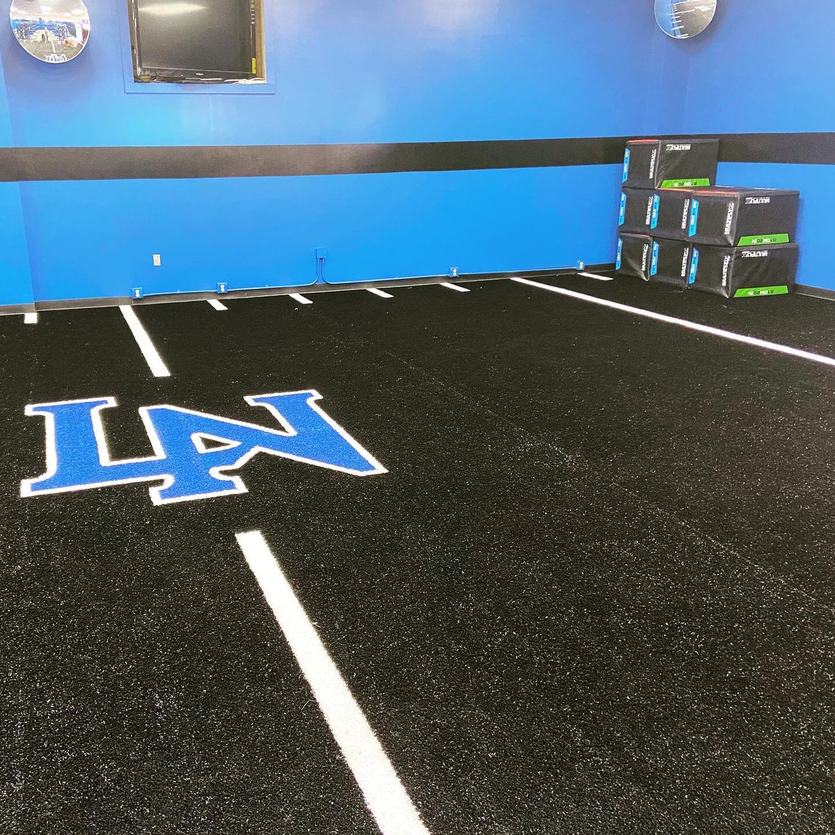 Lake Norman Football (@thelake_fb) on Twitter photo Looks like the secret is out. The Wildcats now have a brand new weightroom. This room is first class with tons of bells and whistles. Thank you <a href="/LKNAthletics/">LKN Athletics</a> @LNHS_Athletics  and <a href="/lakenormanhigh/">Lake Norman HS</a> for doing what it takes to get these athletes the room they deserve. #TheLakeIsRising Looks like the secret is out. The Wildcats now have a brand new weightroom. This room is first class with tons of bells and whistles. Thank you <a href="/LKNAthletics/">LKN Athletics</a> @LNHS_Athletics  and <a href="/lakenormanhigh/">Lake Norman HS</a> for doing what it takes to get these athletes the room they deserve. #TheLakeIsRising