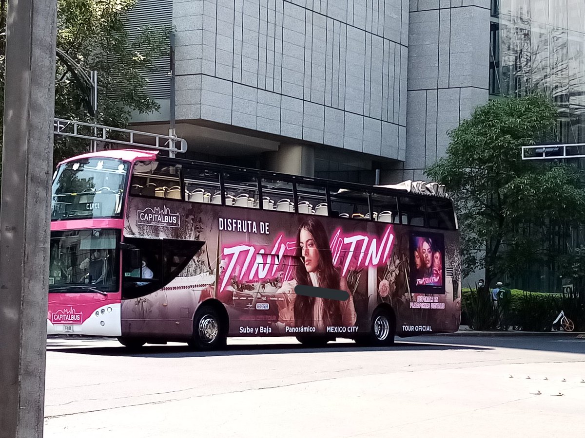 StoesselCDMX's tweet photo. 💌 tb ; hace un mes festejabamos el cumpleaños #24 de @TiniStoessel a bordo del #TiniBus 🇲🇽🎉

— A https://t.co/T1S4OEZ9R7