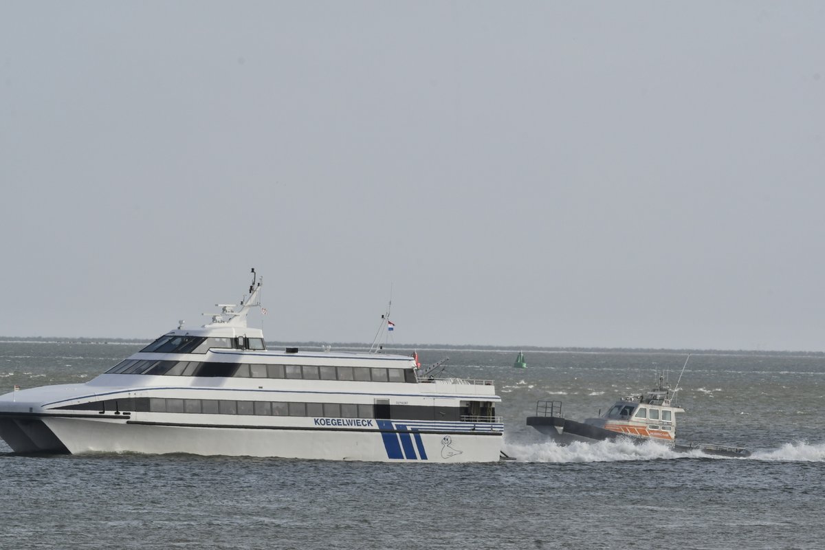 rederijdoeksen's tweet photo. Aan boord van sneldienst #Koegelwieck is vanavond tijdens de laatste dienstreis naar #Terschelling kort #brand in de machinekamer geweest. Het schip kon op eigen kracht de haven bereiken. Alle passagiers hebben het schip daar rustig verlaten. 
(credits foto's: Sytse Schoustra) https://t.co/15TMZPlZtw