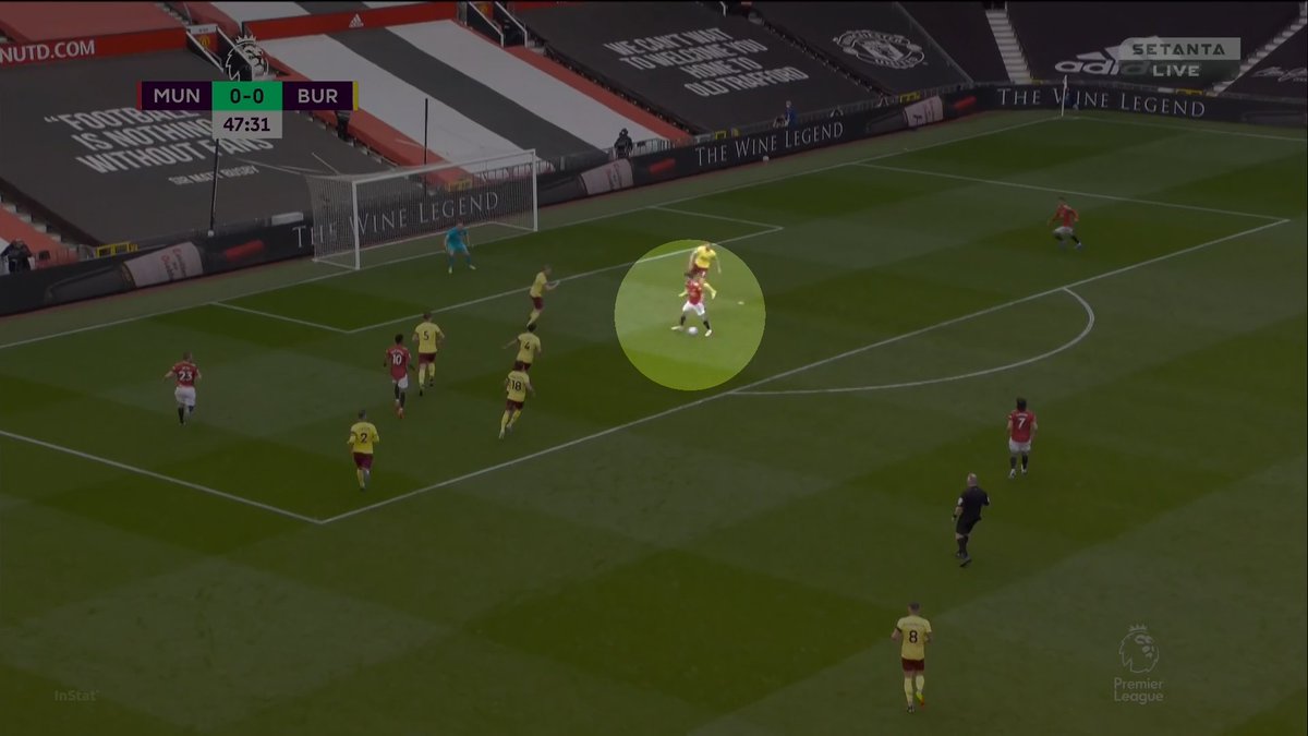 Gravity!Gravity is of two types: player-based and zone-based.In this situation, both are in play. The LB sees Mason but realises that Bruno's in a more dangerous position. So, Bruno's gravity + the gravity of the zone he's in forces the LB centrally.The result?Mason.