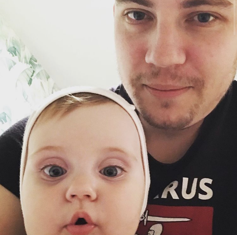 Belarusian journalist &amp; blogger Ihar Losik has been imprisoned for 300 days already. His wife Darya &amp; daughter Paulina are waiting for him to come back home. 358 political prisoners in Belarus means 358 families suffering from the regime's repressions. #StandWithBelarus