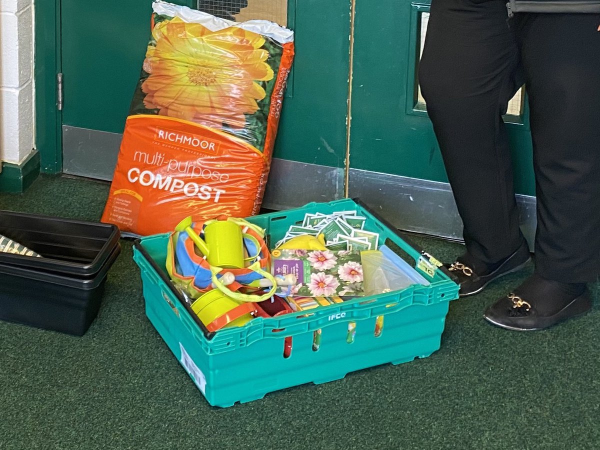 We had a lovely surprise today from Lauren &amp; Shannon <a href="/CardiffBayChamp/">Morrisons Cardiff Bay Champion</a>! Diolch for the gardening supplies for our youngest pupils to enjoy! We are so grateful! #Morrisons #gardening #school @CSC_FP @CscHumanities <a href="/CdfHealthySch/">Cardiff Health Promoting Schools</a> <a href="/CAVC_FLT/">Families Learning Together CAVC</a> <a href="/A_lifeltd/">A-life</a> <a href="/grdnclassroom/">TGC</a> <a href="/SchoolsGardens/">Budding Gardeners</a>