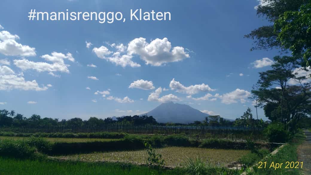 Cantiknya pemandangan alam dari sudut desa kami #manisrenggo
#klaten  #gunungmerapi #allahuakbar
