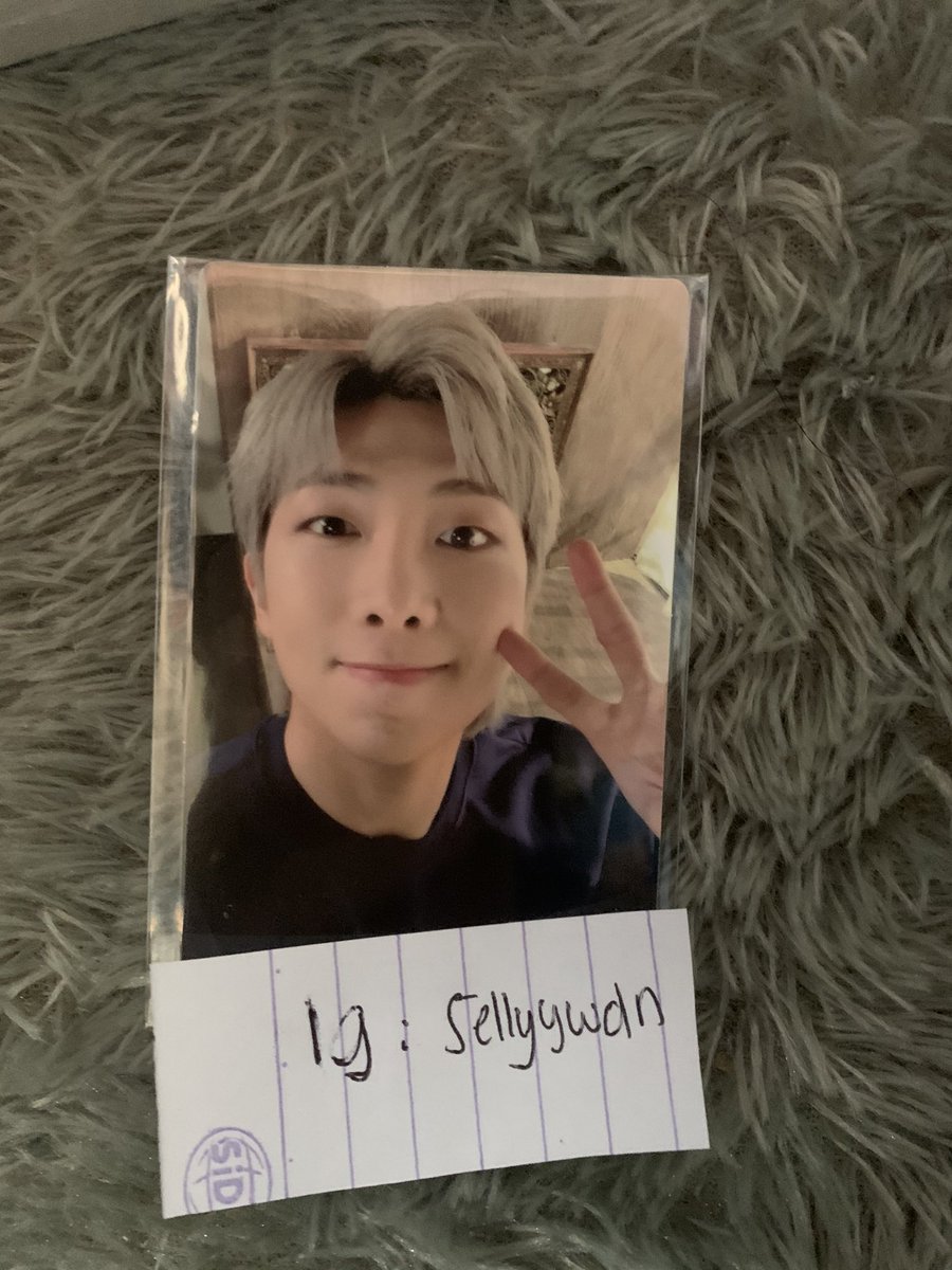 selly_widiana's tweet image. Wts
•pc lucky draw namjoon (M2U) 280 nego 
• pc lucky draw jk (SW) 765 ada damage titik putih , nego dikit
(Yang minat boleh dm aku ya)
@Kpop_SellingINA @kpoptradeid @INAKpopTrade #wtsbts #jualmerchbts #jualpcbts