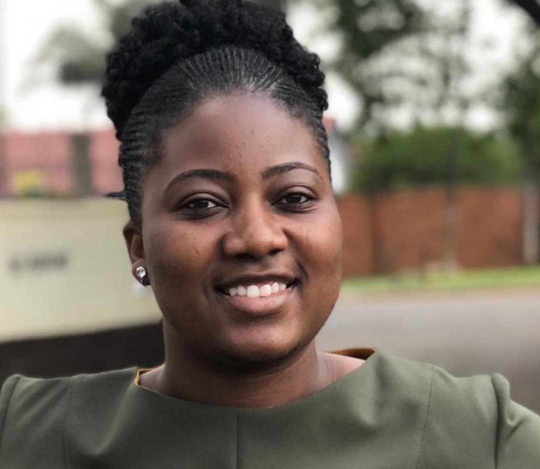 advocatemahere's tweet image. MP @JoanaMamombe has fallen ill at Chikurubi Prison. She complained of a tummy ache this morning &amp;amp; is poorly. An ambulance has been called to attend to her. She's been in prison with @ceechimbiri2 for about 45 days now without trial. She is innocent. #FreeOurHeroes