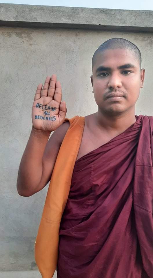 The Blue Shirt Campaign was held by the monk in #Mandalay City, today against the military dictatorship. #Apr21Coup #MilkTeaAlliance #ReleaseTheDetainees #WhatsHappeningInMyanmar