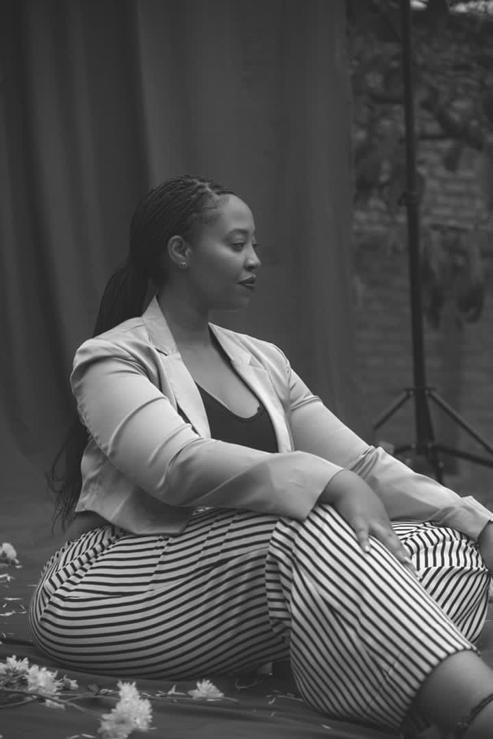 Repeat after me: Trends will come and go, but Style is forever 🤌🏿 

@zubamutesi looking bomb like the queen she is!