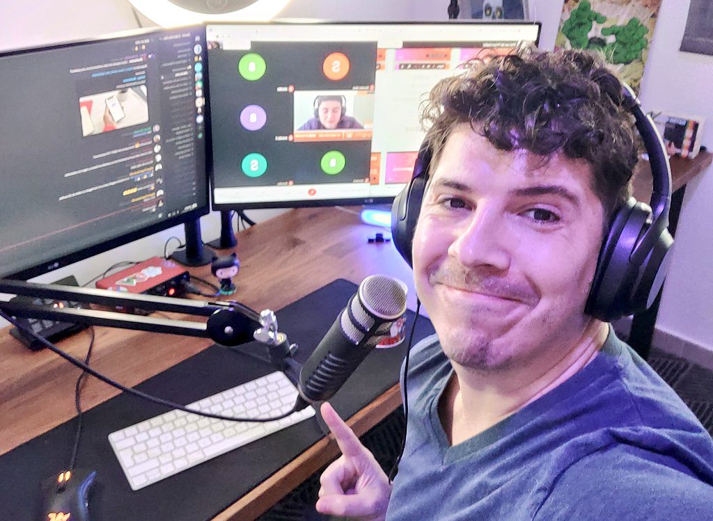 midudev's tweet image. Presentando la #codeconf21es. Aprendiendo un montón de verdaderos cracks. Brutal @IrnMM. ¡Seguimos con más Frontend y Jamstack! 🤩