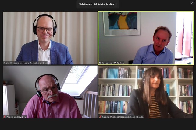”Det er ikke nok at oprette uddannelsestilbud, der skal også være unge mennesker til det. Vi går ind for en spredning, men det skal ske på et oplyst grundlag”, siger   rektor Niels Egelund <a href="/IBAKolding/">IBA</a> til vores webinar om et Danmark i balance #uddpol #dkpol 🙂🏫🧑‍🎓📝
