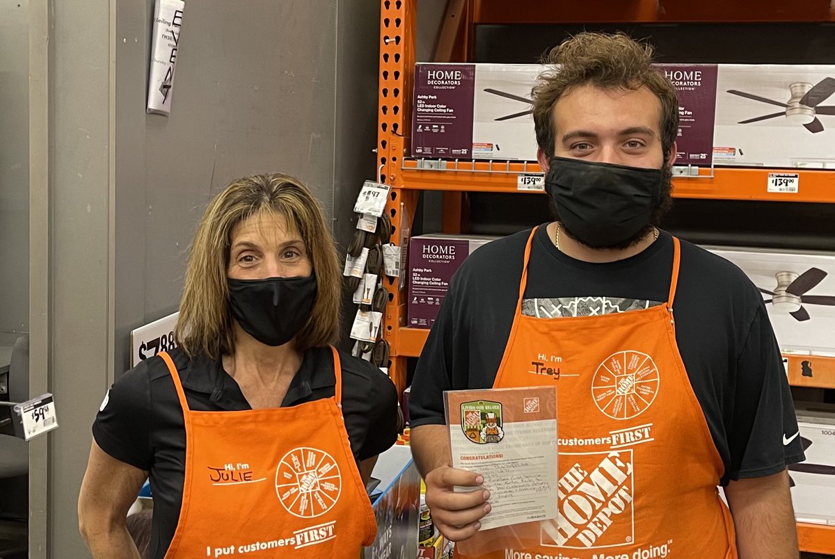 Great partnership with our Pro team!! Our Pro DH Julie thanking OFA Trey for all of his help!! Universal Superstar right here!! @RamonEstevez12 <a href="/Eduardothd6357/">Eduardo Chaves</a> <a href="/garydemarinis/">Gary DeMarinis</a> <a href="/CrickettSurls/">Crickett Surls</a>