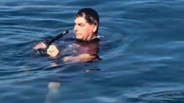 PresidenteUrsal's tweet photo. Mergulhando fundo no trabalho durante as férias com @jairbolsonaro https://t.co/rMxRACo3ml