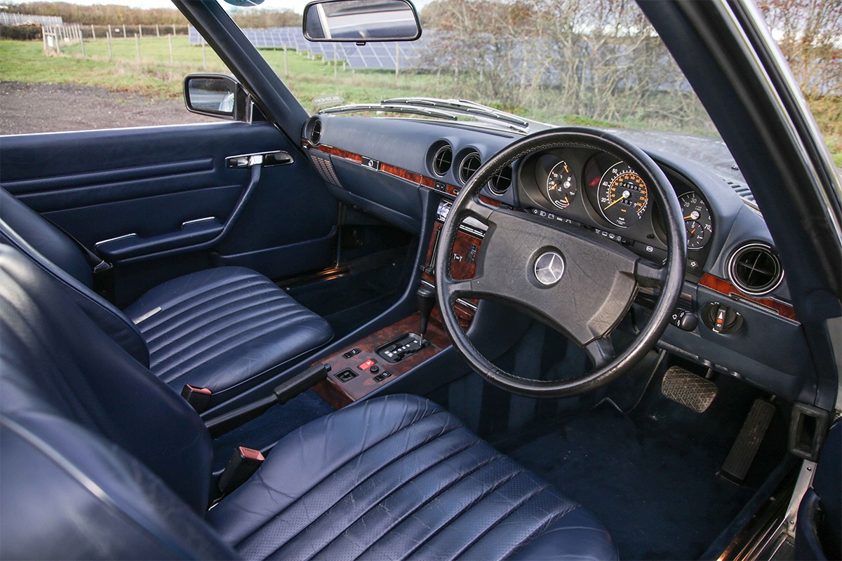 TheSLShop's tweet photo. Sporting a Royal Blue interior, this #500SL is only just starting out in life and dreams of long drives along the Jurassic Coast, trips to quirky hotels and a long-term #driving companion.
https://t.co/RKTFqaK59t
#TheSLSHOP #ClassicMercedesBenz #ClassicCars https://t.co/Jb24xcA2DM