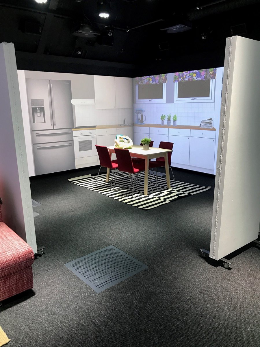 I RCR:s simuleringslabb förbereder vi morgondagens presentation med Minna Lundgren. Missa inte dag 4 av Åre Risk Event med tema Simulering! 
miun.se/areriskevent #arerisk #rcrlab