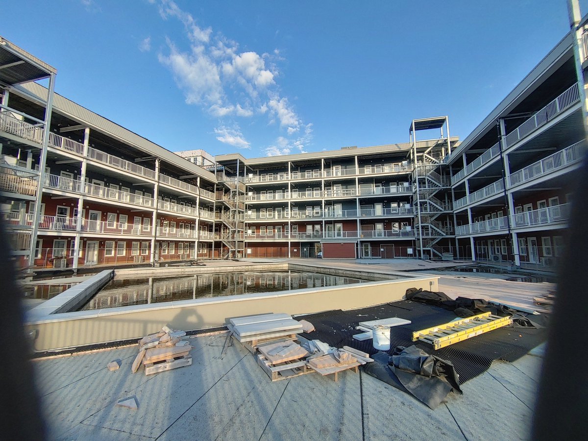 CraftBilt's tweet image. Still under construction. Craft-Bilt picket railing at Island Harbour Club in Gananoque, #Ontario. 
#picketrailing #aluminumrailing #railings by #craftbilt
craft-bilt.com/products-categ…