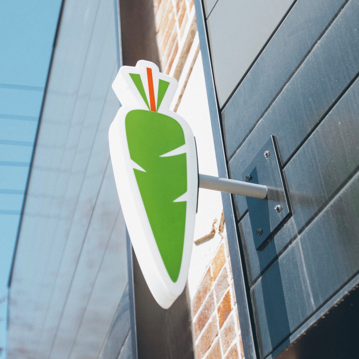 Green Carrot Juice offers real ingredients, real flavours, real colours... and really fresh ideas for health! 

The perfect way to start your day!!!
📍 - 132 Osborne St
☎️ - (204) 691-0771