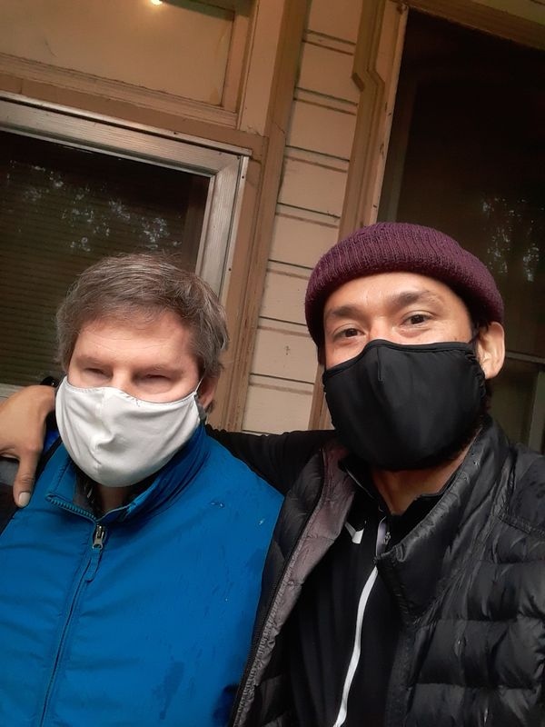 EchoCompassion's tweet photo. Because of your generosity, friendships were made and needs were met for Chris – a visually impaired Bay Area resident. Jason helped Chris find &amp; move into his new apartment. Suzy set up a GoFundMe raising $1,000 for housing expenses.
🤝🏡❤️✨
#Volunteer https://t.co/6AgJIeQ1PR! https://t.co/F4TTs1DApP