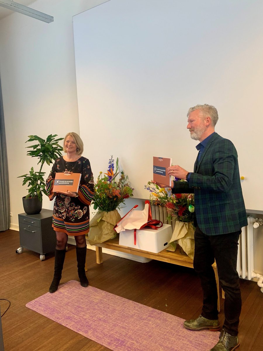 Live: onthulling van Zó werkt de geestelijke gezondheidszorg door Monique Rook (<a href="/PsychologenNIP/">Nederlands Instituut van Psychologen (NIP)</a>) en Ronald Touw (<a href="/venvnvs/">V&VN VS</a>).
#ZoWerktDeZorg