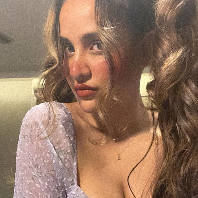 EzgPUlbVIAEwP6p?format=png&name=900x900