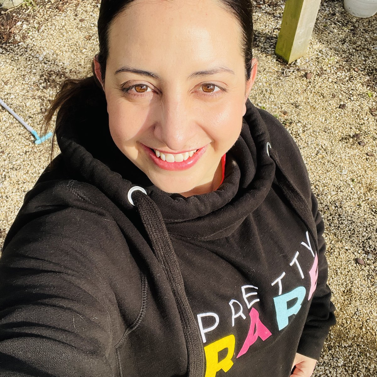 iolaandeffi's tweet photo. Here is me owning my imperfect rare self and enjoying the beautiful weather! Before I was not much of a selfie type of person, but my brand has pushed me out of the comfort zone.🌱
#imperfectbutrare #selfie #comfortzone https://t.co/dm1MTTY0eh