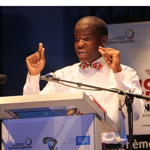 KouanfackH's tweet photo. Je suis Harold Régis KOUANFACK,
Je représente l'Afrique à l'occasion du Concours International d’éloquence de l’Université Paris 1 Panthéon Sorbonne qui se tiendra le 25 Mai.
Afin de remporter le Prix du Public, J'ai besoin de ton vote en un clic sur https://t.co/RMp0wC9kvn https://t.co/MzTcFdoYt4