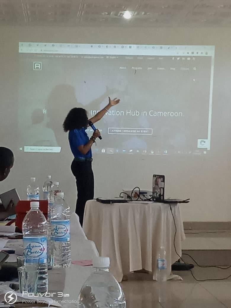 TairouAlioum's tweet image. Dans le cadre du #PRADEC 2, GIZ a organisé à Garoua, un atelier de renforcement de capacité des CC COM des 15 Communes partenaires. En vu d’améliorer la communication Communale, les participants ont bénéficié d’expertises de Communication de @giz_gmbh , @MinpostelC , @ActivSpaces