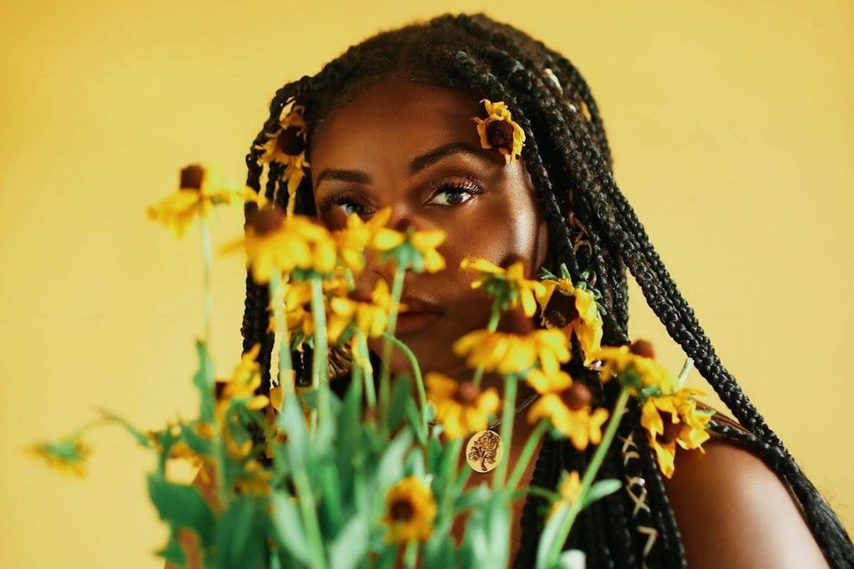 Premiere: Parisian producer <a href="/Onlght/">Onelight</a> connects with Memphis singer @_shechinah for R&amp;B-funk hybrid "Sugilite" bit.ly/3v856NM