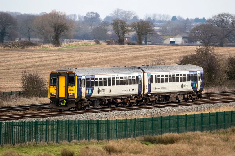 DailyMirror's tweet image. Man 'died after being force-fed kebab by friends on train', court hears

mirror.co.uk/news/uk-news/m…