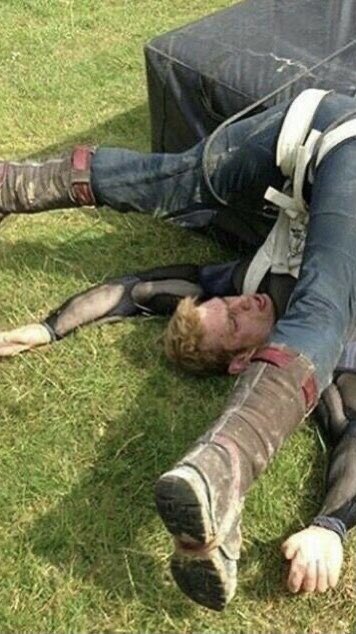 Chris Evans having golden retriever energy: a thread