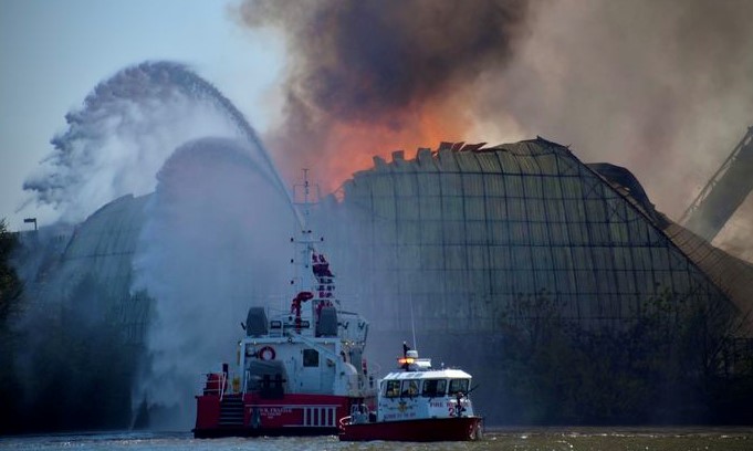 IntlFood's tweet image. Daily Dash from IFPC
A three-alarm fire tore through Domino Sugar’s massive raw sugar storage shed and entered the Baltimore sugar refinery on a conveyor belt Tuesday afternoon.
For the complete story, visit ow.ly/Lpl550E0cQk
#IFPC #ingredientnews #DailyMarketReport