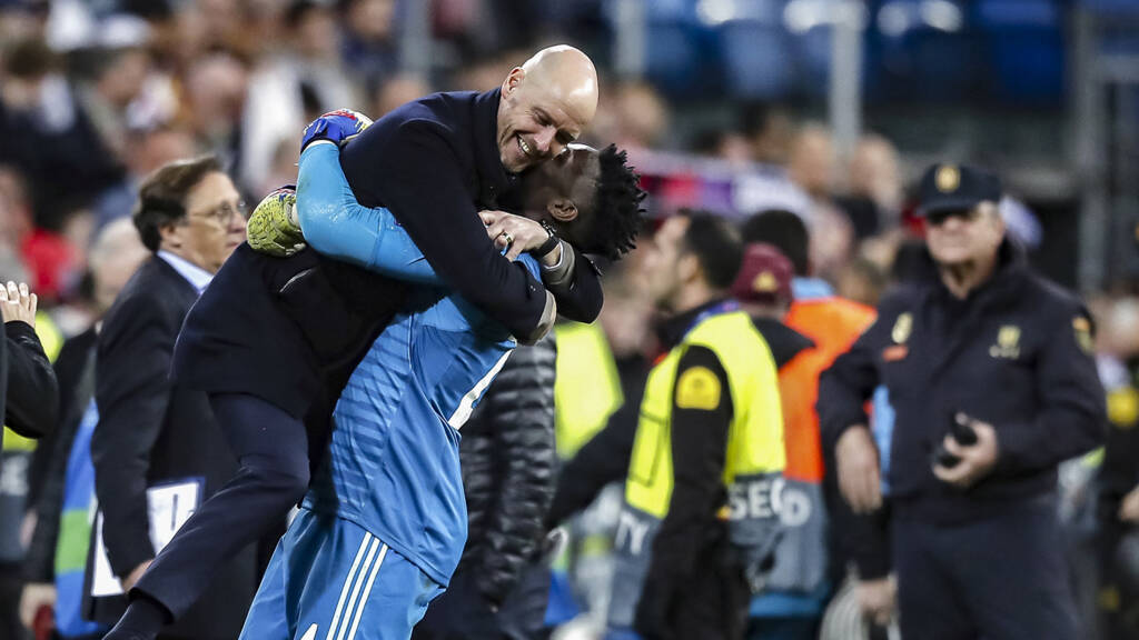 𝐀𝐅𝐂 𝐀𝐉𝐀𝐗 💎 on Twitter: "Ten Hag: “I find it ridicilous that Onana is not allowed to train with us, he is also not allowed to be near the group. He is