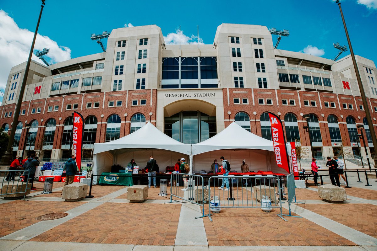 "I’m telling all the students ‘congratulations,’ because this is the first step in hopefully returning to normal in the near future. To me, this is our ‘Hope Day.’” -Volunteer Lisa Maupin, <a href="/UNLresearch/">Nebraska Research</a> 

Read about yesterday's COVID-19 vaccine clinic ›› ow.ly/j3F050Eu3ZV