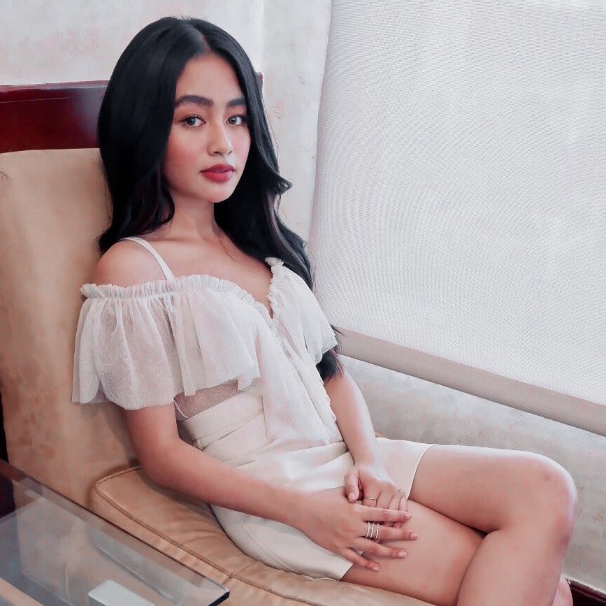 vivonree's tweet photo. we’re sorry for breathing the same air as you miss 🥵 https://t.co/SpjxyBRmh3