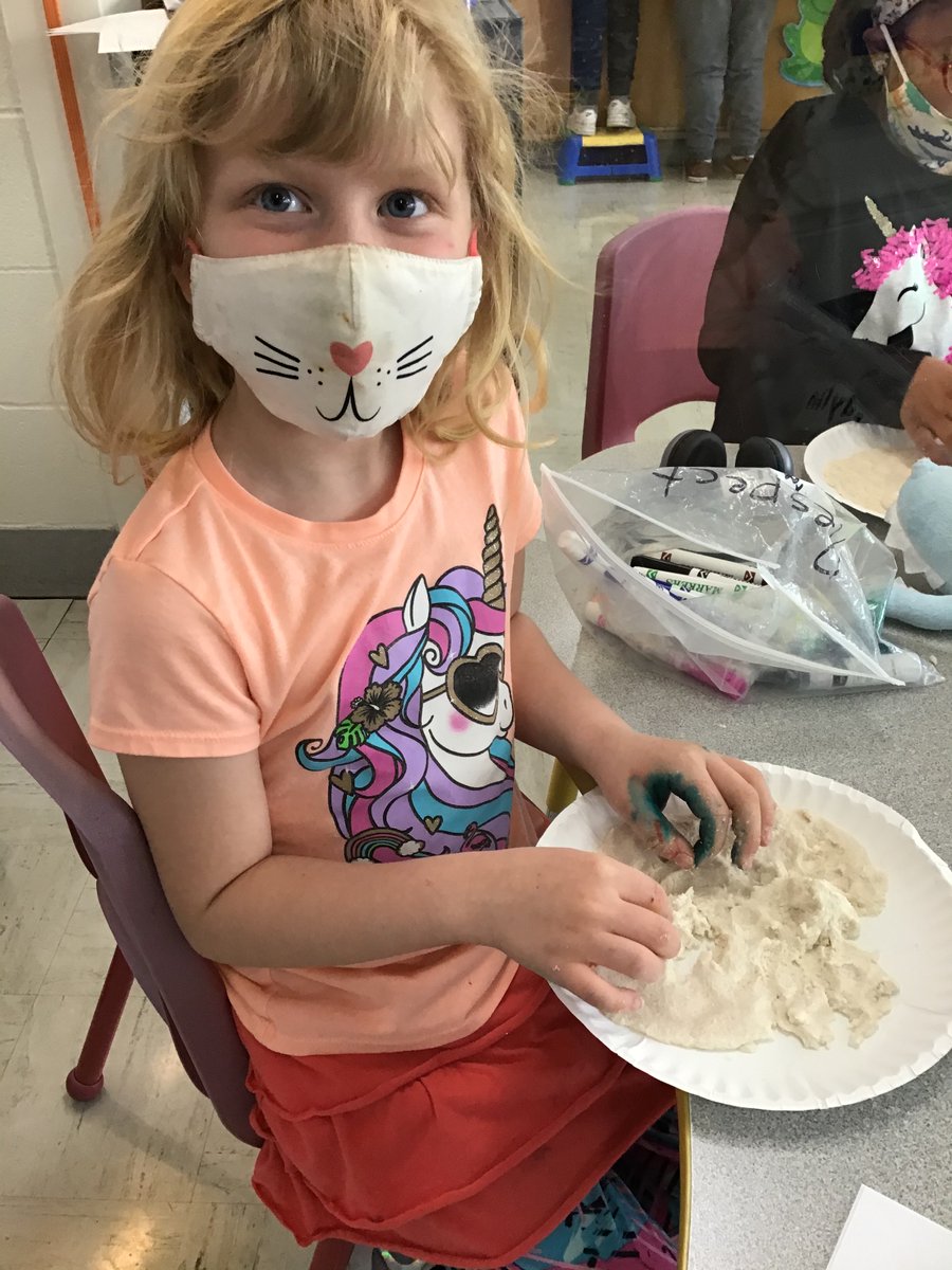 ziegera's tweet photo. Exploring landforms for Earth Day in Team Respect! @LeannGleason @TeamRespect20 #WAWMproud https://t.co/kuSvvs3PKf