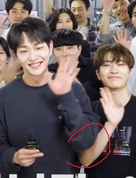 As someone who ever edited in green screen using premiere pro, I don’t think this video is edited, nope. Kei’s arms are perfectly normal going around him, and what makes me certain is how there’s shadow in Youngjae’s arm when Jinki waved to the camera, the shadow looks natural. +  https://twitter.com/jinkisrice/status/1384880602479005702